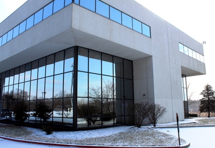 Kansas City Metro Commercial Auction Former Sprint Building - image 1