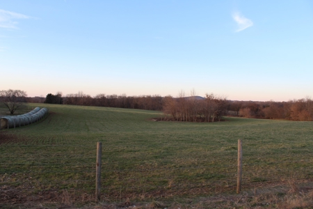 22 Acre Warren County Farm and Home For Sale at Auction - image 29
