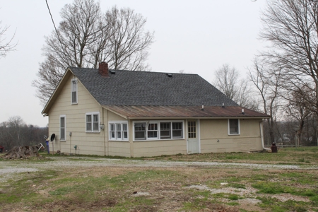 22 Acre Warren County Farm and Home For Sale at Auction - image 11