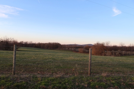 22 Acre Warren County Farm and Home For Sale at Auction - image 31