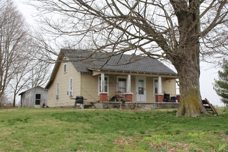 22 Acre Warren County Farm and Home For Sale at Auction - image 5