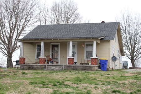 22 Acre Warren County Farm and Home For Sale at Auction - image 7