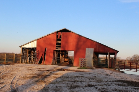 22 Acre Warren County Farm and Home For Sale at Auction - image 19