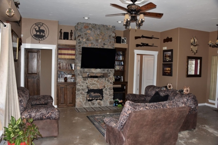Country Home - Rural - Chickasha Schools - OKC Commute - image 25