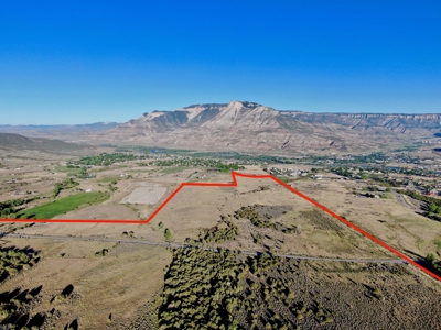 Trophy mule deer hunting, easy-access Colorado land for sale - image 9