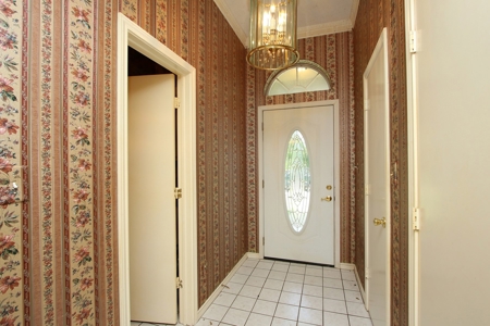 Auction Property: Main and Guest house on 4.5 +/-  acres. - image 15