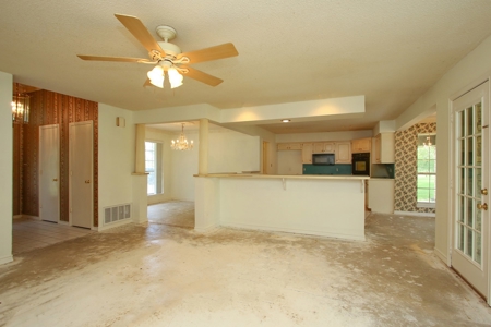 Auction Property: Main and Guest house on 4.5 +/-  acres. - image 19