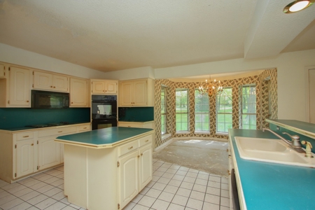 Auction Property: Main and Guest house on 4.5 +/-  acres. - image 30