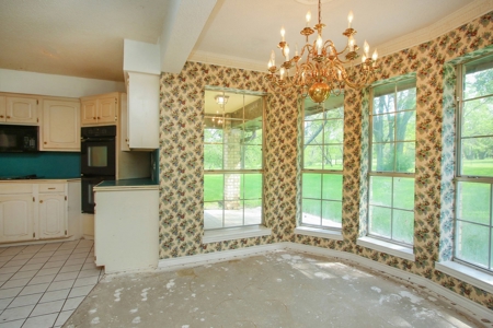 Auction Property: Main and Guest house on 4.5 +/-  acres. - image 37
