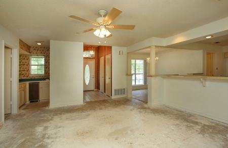 Auction Property: Main and Guest house on 4.5 +/-  acres. - image 20