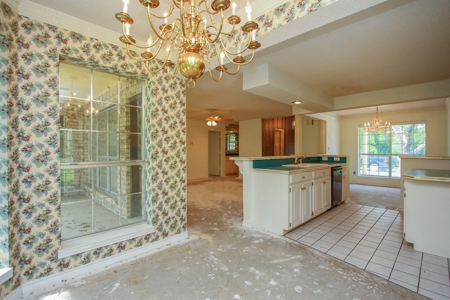 Auction Property: Main and Guest house on 4.5 +/-  acres. - image 36