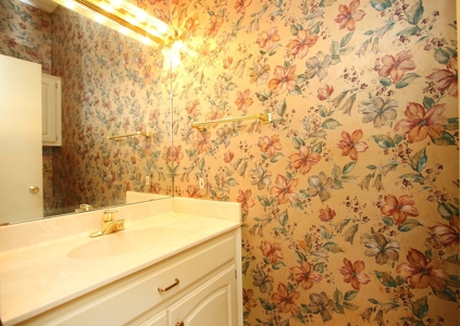 Auction Property: Main and Guest house on 4.5 +/-  acres. - image 17