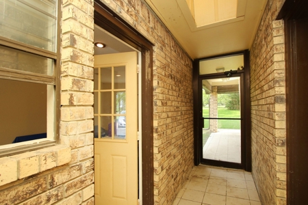 Auction Property: Main and Guest house on 4.5 +/-  acres. - image 45