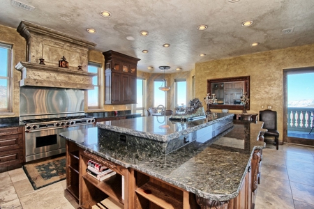 Luxury Colorado Mountain Home on Acreage - image 6