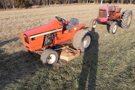 Large Collector Tractor and Modern Farm Equipment Auction - image 14
