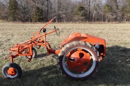 Large Collector Tractor and Modern Farm Equipment Auction - image 12