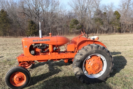 Large Collector Tractor and Modern Farm Equipment Auction - image 7