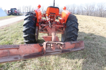 Large Collector Tractor and Modern Farm Equipment Auction - image 4