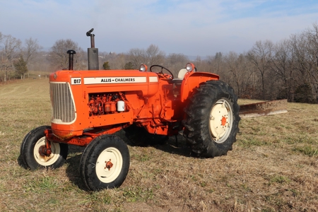 Large Collector Tractor and Modern Farm Equipment Auction - image 3