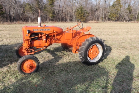Large Collector Tractor and Modern Farm Equipment Auction - image 13