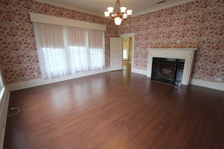 Home In Town For Sale Located In Sulphur Springs Texas - image 6