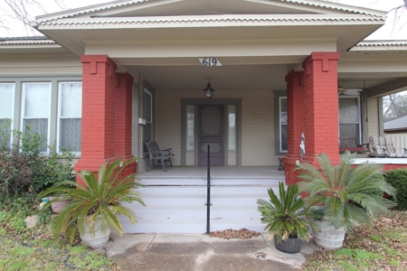 Home In Town For Sale Located In Sulphur Springs Texas - image 3