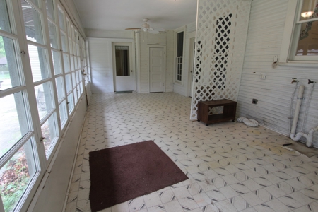 Home In Town For Sale Located In Sulphur Springs Texas - image 23