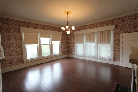 Home In Town For Sale Located In Sulphur Springs Texas - image 7
