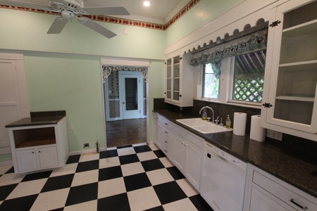 Home In Town For Sale Located In Sulphur Springs Texas - image 9