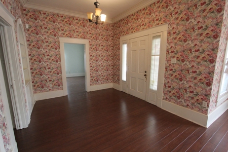 Home In Town For Sale Located In Sulphur Springs Texas - image 4