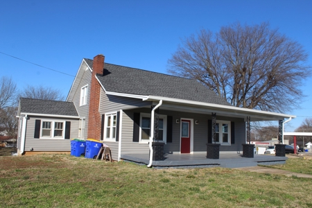 4 Rental Homes & 2 Building  Lots For Sale @ Auction - image 6