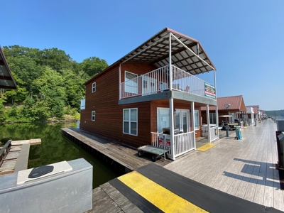 Floating Cabin, Green River Lake Campbellsville, KY For Sale - image 2