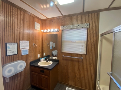 Floating Cabin Selling at Absolute Auction Green River Lake - image 7