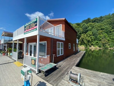 Floating Cabin Selling at Absolute Auction Green River Lake - image 2