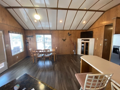 Floating cabin Selling at Absolute Auction Green River Lake - image 5