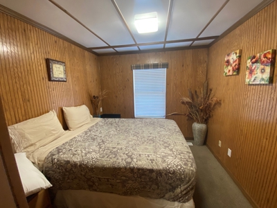 Floating cabin Selling at Absolute Auction Green River Lake - image 12