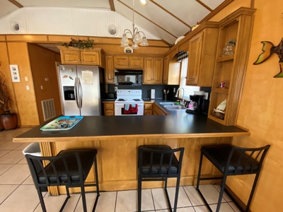 Floating Cabin Selling at Absolute Auction Green River Lake - image 6