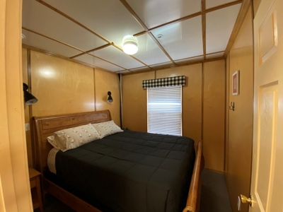 Floating Cabin Selling at Absolute Auction Green River Lake - image 10