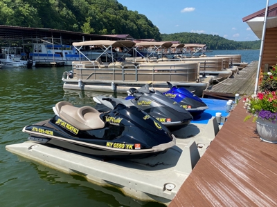 Floating Cabin Selling at Absolute Auction Green River Lake - image 20