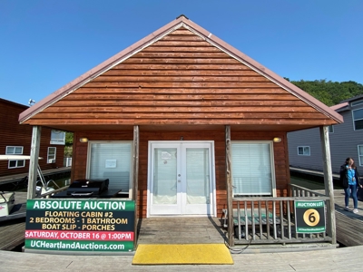 Floating Cabin Selling at Absolute Auction Green River Lake - image 1