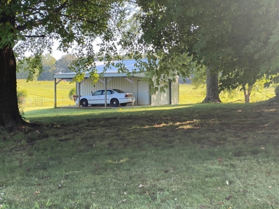 Beautiful Country Home & 2 Acres for Sale in Alvaton, KY - image 4