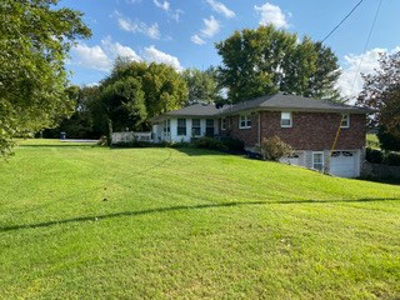 Beautiful Country Home & 2 Acres for Sale in Alvaton, KY - image 6