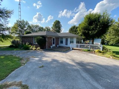 Beautiful Country Home & 2 Acres for Sale in Alvaton, KY - image 13