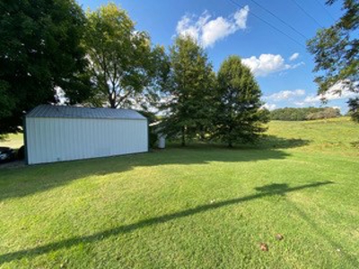 Beautiful Country Home & 2 Acres for Sale in Alvaton, KY - image 9
