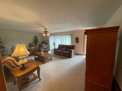 Home in Albany, Kentucky - image 2