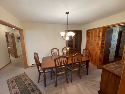 Home in Albany, Kentucky - image 4