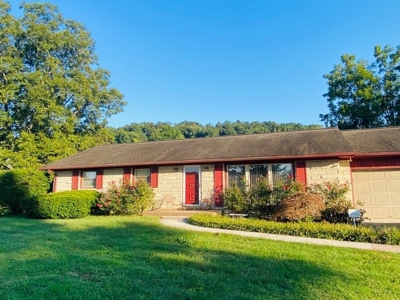 Home in Albany, Kentucky - image 49