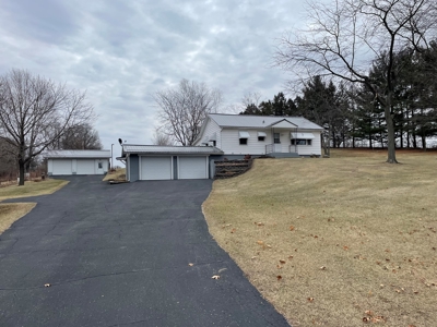 Beautiful Pardeeville WI Home for Sale - image 34
