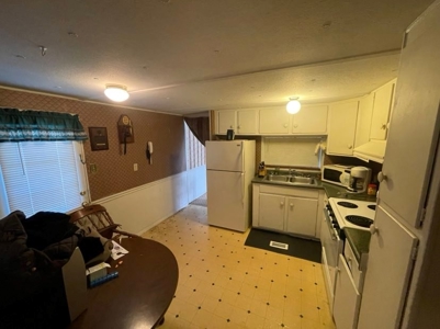 Home near the Cumberland River in Burkesville, KY - image 12