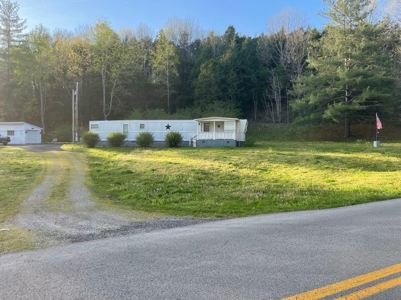 Home near the Cumberland River in Burkesville, KY - image 5